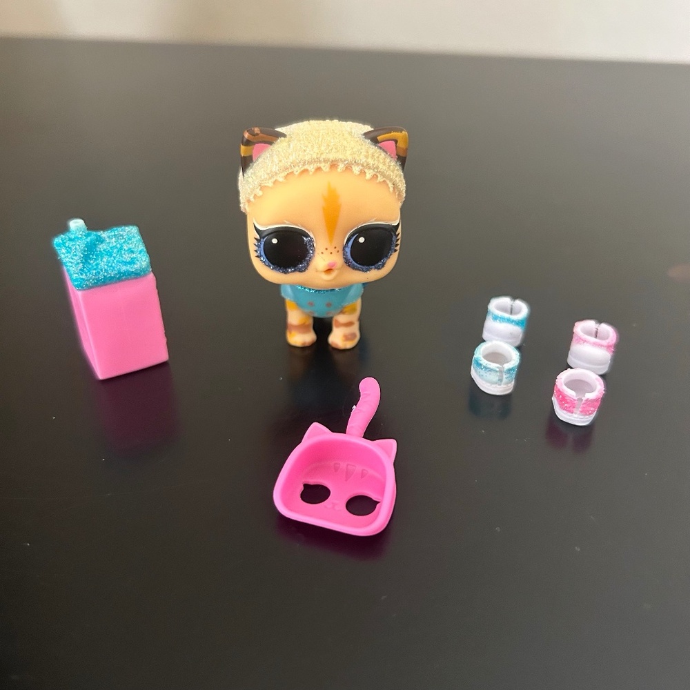 LOL Surprise! Agent Kitty Pet - Eye Spy Series ( ULTRA RARE)
